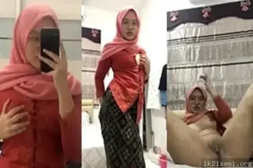 ABG Jilbab Pink Colmek Memek Basah Banjir Brutal